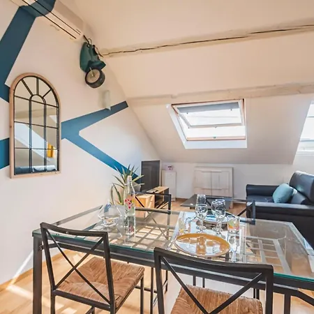 La Place Des Sacres, Proche Gare Et Centre Apartment