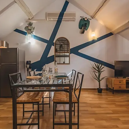 La Place Des Sacres, Proche Gare Et Centre Appartement Reims