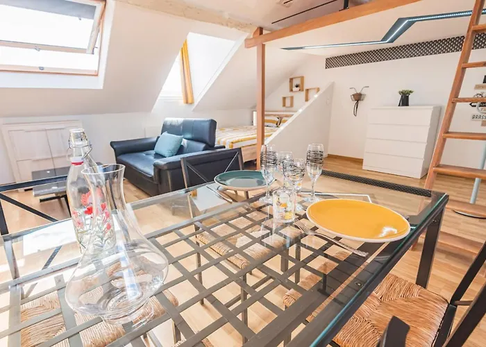 La Place Des Sacres, Proche Gare Et Centre Apartment