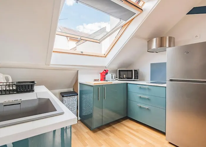 La Place Des Sacres, Proche Gare Et Centre * Reims