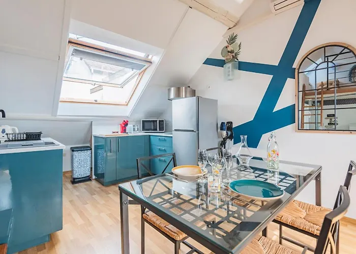 La Place Des Sacres, Proche Gare Et Centre * Reims